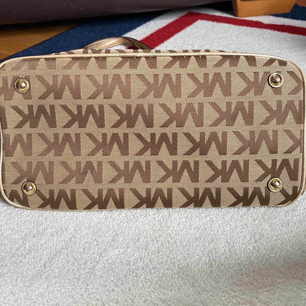 Gold Logo MK Purse - Picture 3 of 11